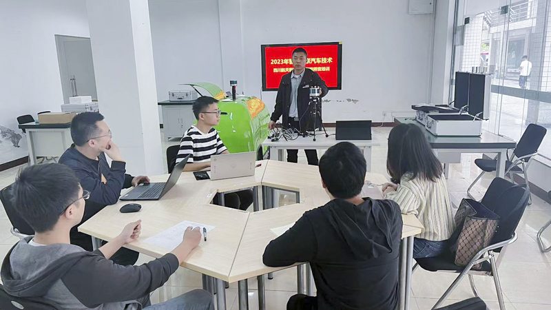 小标题：职业培训项目，选课关键点